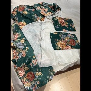 Queen size bed skirt and 2 standard pillow shams